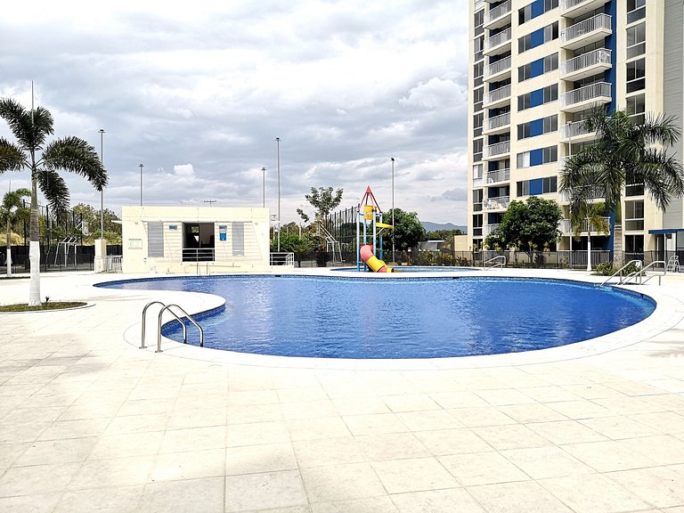 Espectacular Apartamento WiFi, AA, piscina Jacuzzi