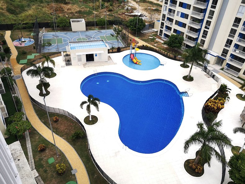 Espectacular Apartamento WiFi, AA, piscina Jacuzzi